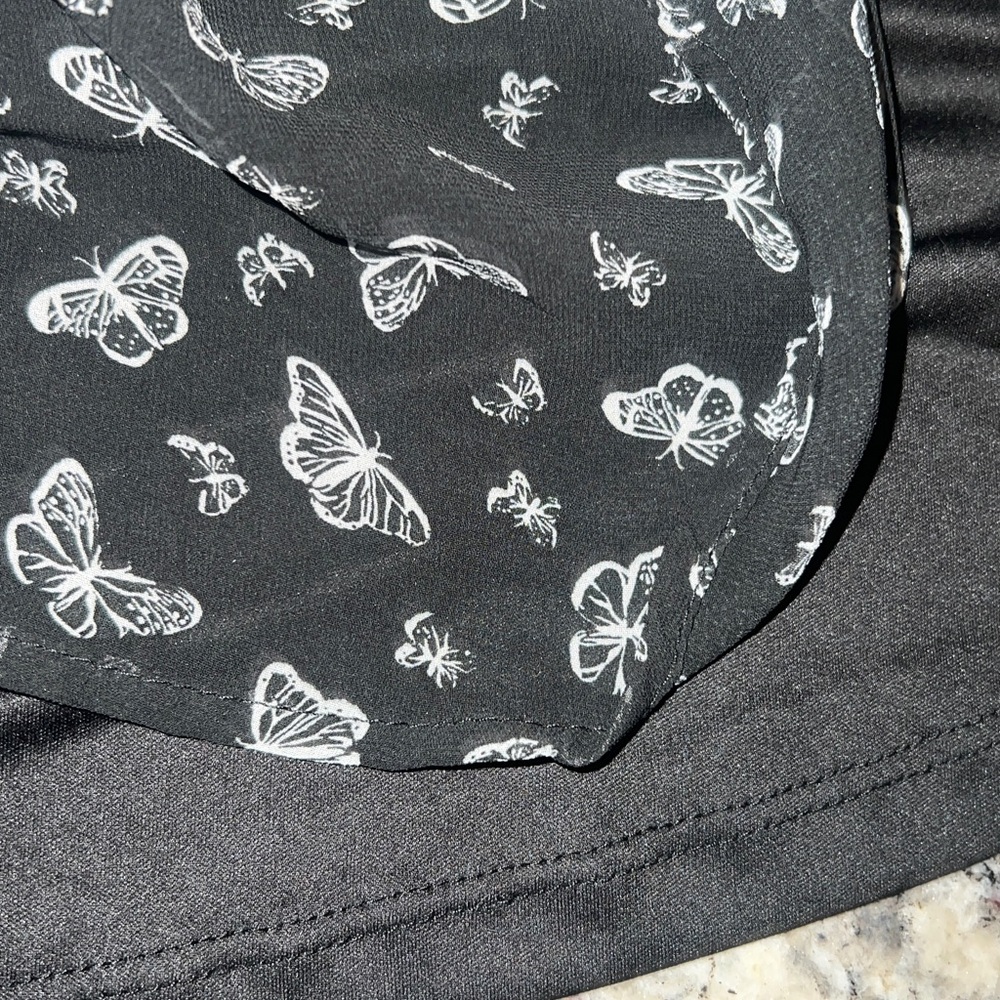 Torrid Chiffon Butterfly Print Blouse 3X - Picture 6 of 10